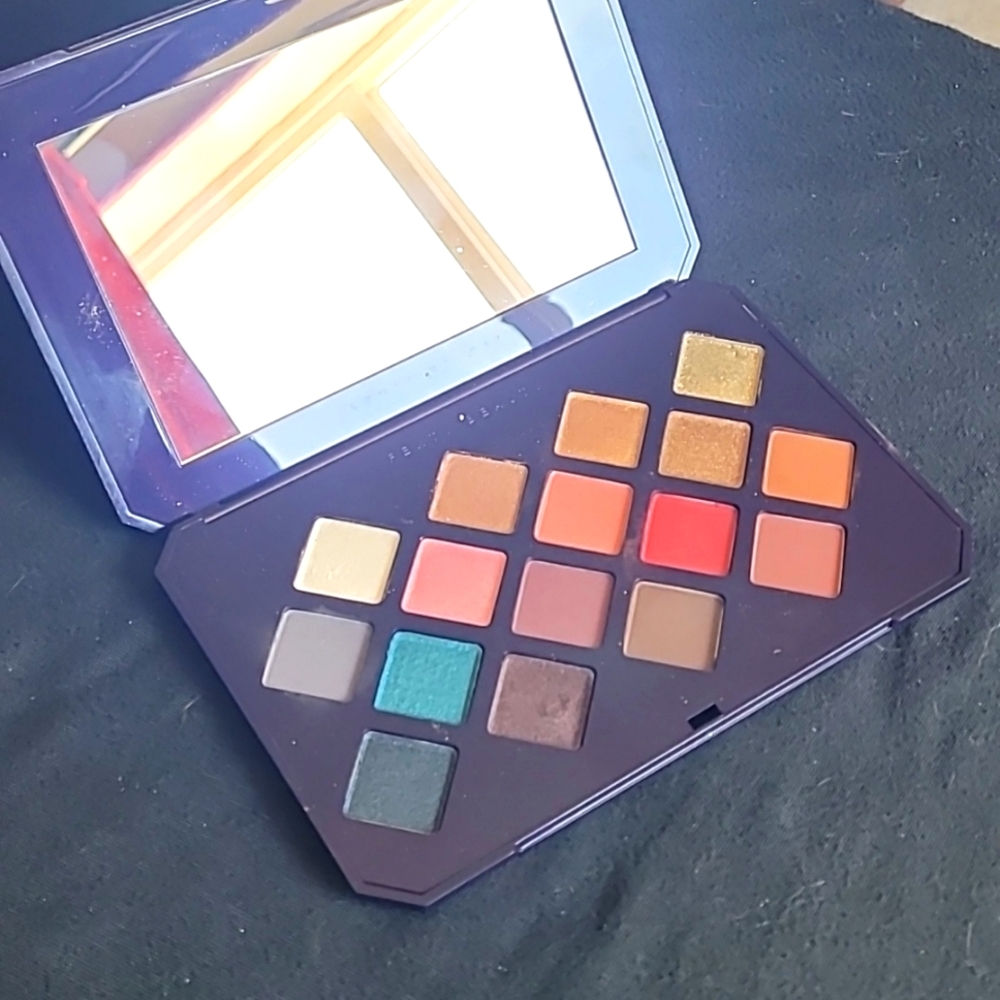 Moroccan Spice Fenty Beauty eyeshadow palette